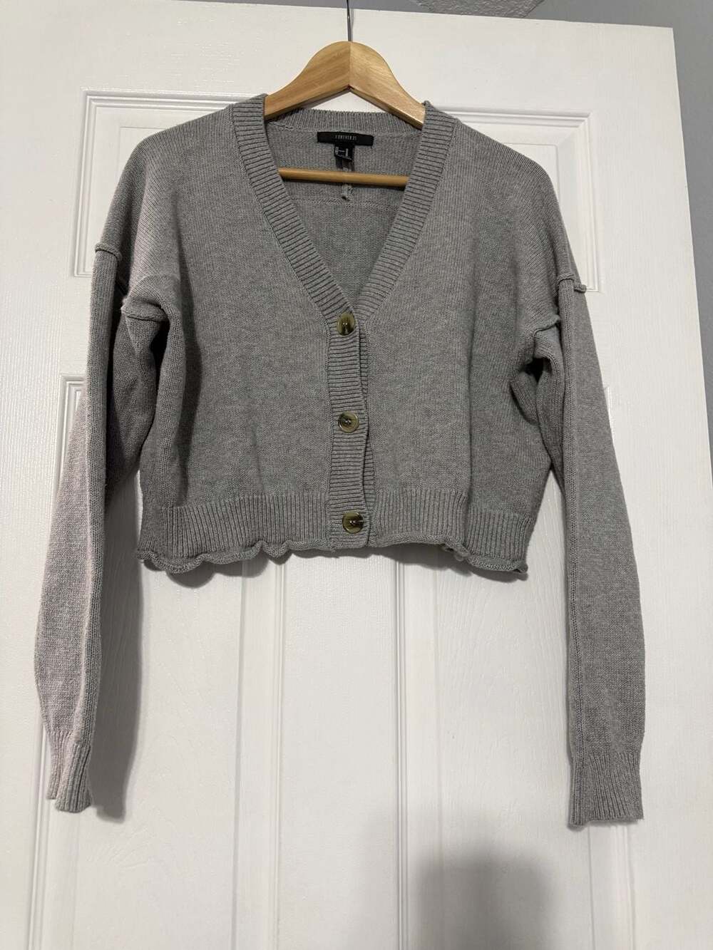Forever 21 Grey Button-Up Cropped Cardigan with Scalloped Hem